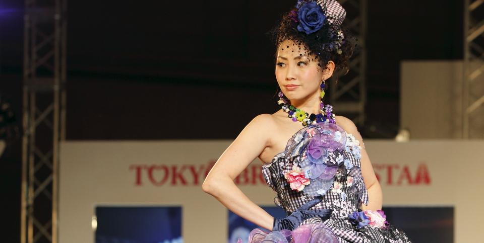 ブライダルモデ